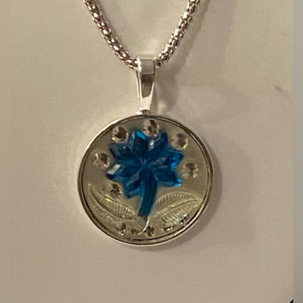 NEW Beautiful tree of life pendant
